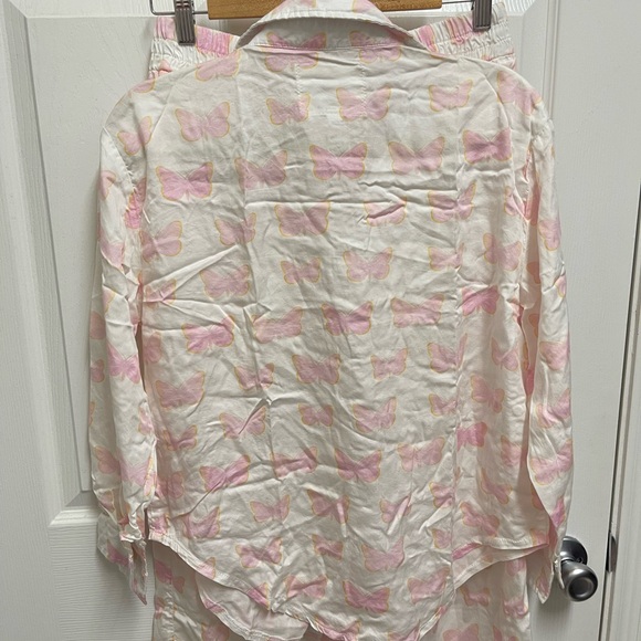 Oliver James Collection White Butterfly Pajama Set - Picture 14 of 15